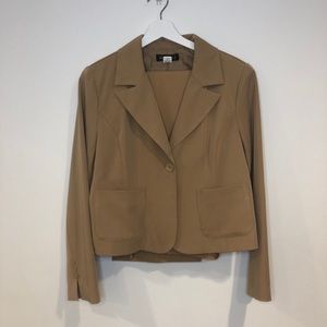 BOBBY J Tan Business Career Suit
